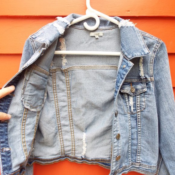 Girl's CHIQLE Distressed Cropped Jean Jacket (L) - Picture 10 of 13